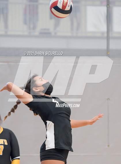 Thumbnail 1 in Village Christian vs. Basha (Nike Tournament of Champions) photogallery.