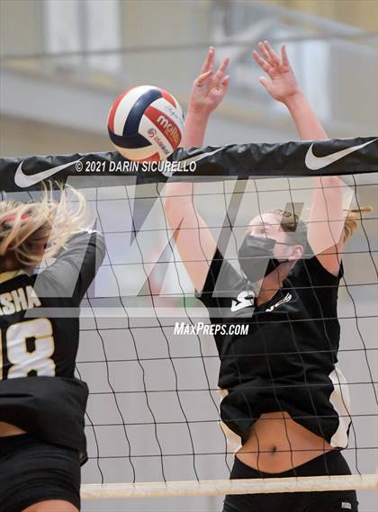 Thumbnail 3 in Village Christian vs. Basha (Nike Tournament of Champions) photogallery.