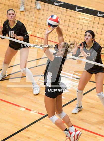Thumbnail 2 in Village Christian vs. Basha (Nike Tournament of Champions) photogallery.
