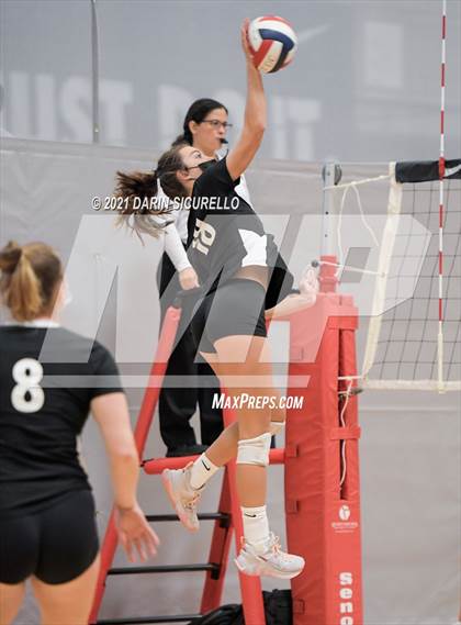 Thumbnail 2 in Village Christian vs. Basha (Nike Tournament of Champions) photogallery.