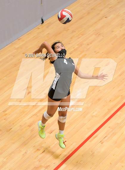 Thumbnail 3 in Village Christian vs. Basha (Nike Tournament of Champions) photogallery.