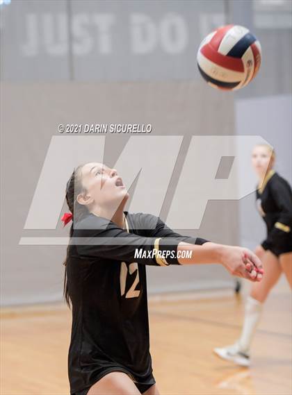 Thumbnail 2 in Village Christian vs. Basha (Nike Tournament of Champions) photogallery.