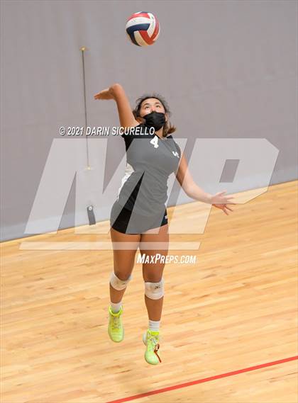 Thumbnail 1 in Village Christian vs. Basha (Nike Tournament of Champions) photogallery.