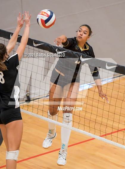 Thumbnail 1 in Village Christian vs. Basha (Nike Tournament of Champions) photogallery.