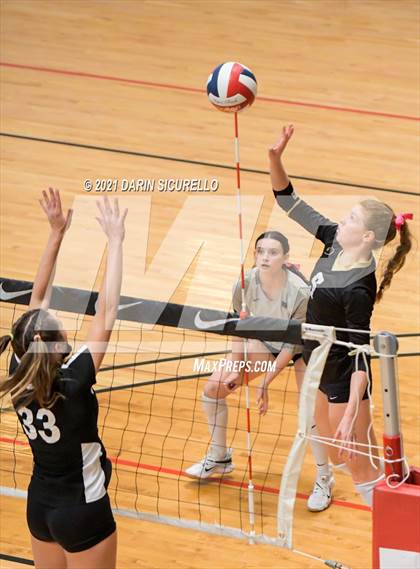 Thumbnail 2 in Village Christian vs. Basha (Nike Tournament of Champions) photogallery.