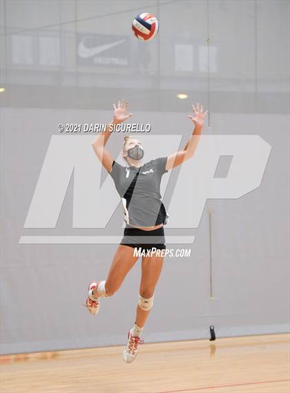 Thumbnail 3 in Village Christian vs. Basha (Nike Tournament of Champions) photogallery.