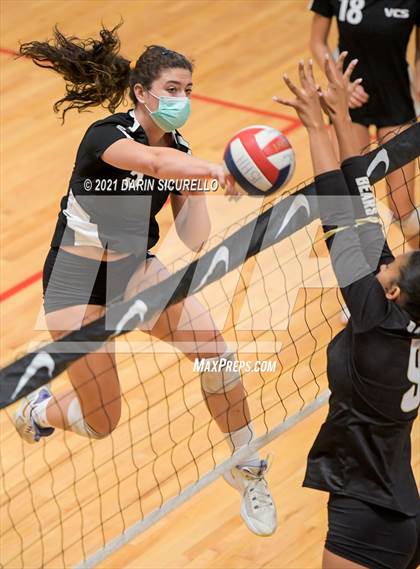 Thumbnail 3 in Village Christian vs. Basha (Nike Tournament of Champions) photogallery.