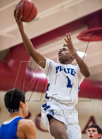Thumbnail 3 in Pueblo Central vs. Alameda (Ponderosa Invitational) photogallery.