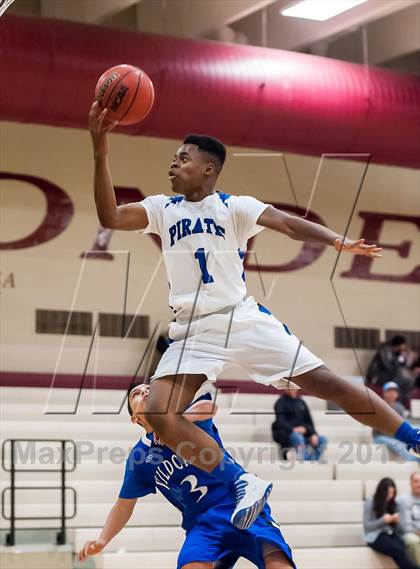 Thumbnail 1 in Pueblo Central vs. Alameda (Ponderosa Invitational) photogallery.