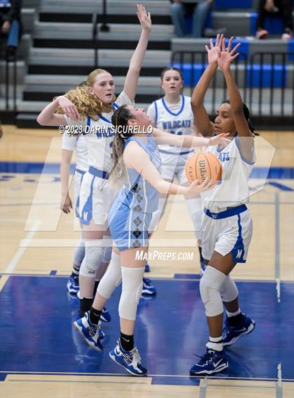 Thumbnail 3 in Pueblo vs Mesquite (AIA 4A Semifinal) photogallery.