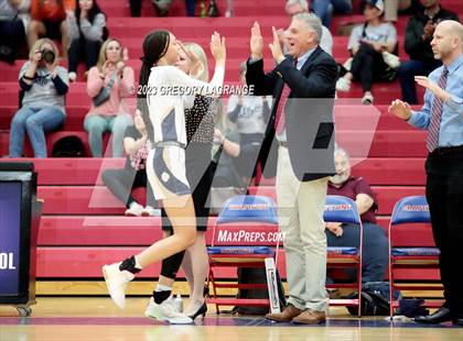 Thumbnail 3 in Crowley vs Keller photogallery.