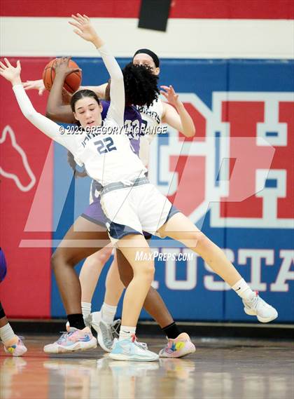 Thumbnail 2 in Crowley vs Keller photogallery.