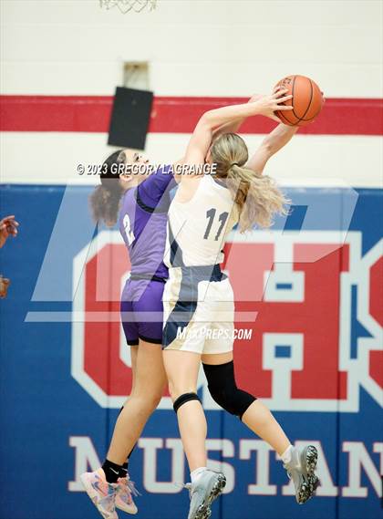 Thumbnail 2 in Crowley vs Keller photogallery.