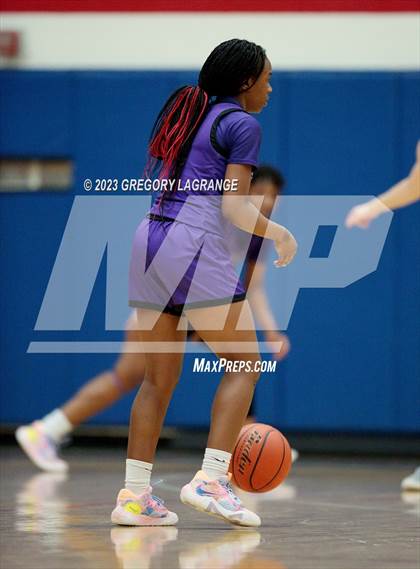 Thumbnail 3 in Crowley vs Keller photogallery.