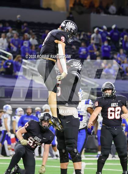 Thumbnail 2 in Argyle vs. Lindale (UIL 4A Division 1 State Final) photogallery.