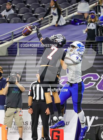 Thumbnail 1 in Argyle vs. Lindale (UIL 4A Division 1 State Final) photogallery.