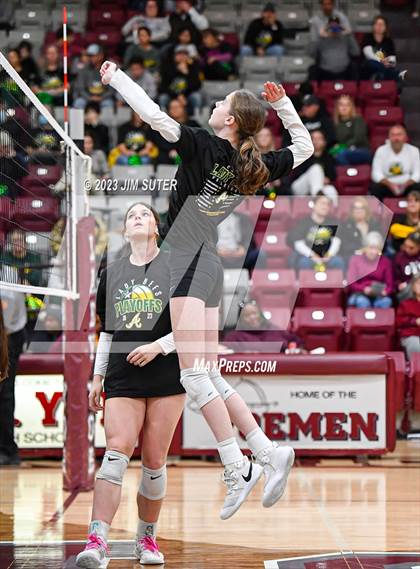 Thumbnail 2 in Franklin vs Little River Academy (UIL 3A Region III Bi-District Playoff) photogallery.
