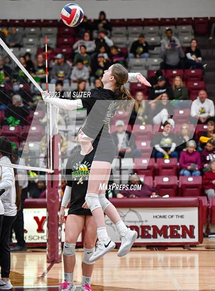 Thumbnail 3 in Franklin vs Little River Academy (UIL 3A Region III Bi-District Playoff) photogallery.