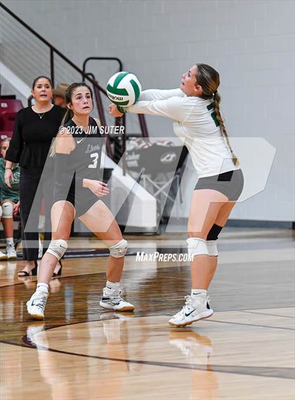 Thumbnail 2 in Franklin vs Little River Academy (UIL 3A Region III Bi-District Playoff) photogallery.