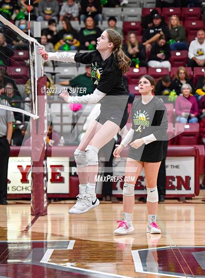 Thumbnail 1 in Franklin vs Little River Academy (UIL 3A Region III Bi-District Playoff) photogallery.