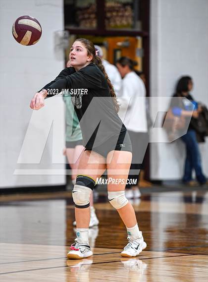 Thumbnail 1 in Franklin vs Little River Academy (UIL 3A Region III Bi-District Playoff) photogallery.