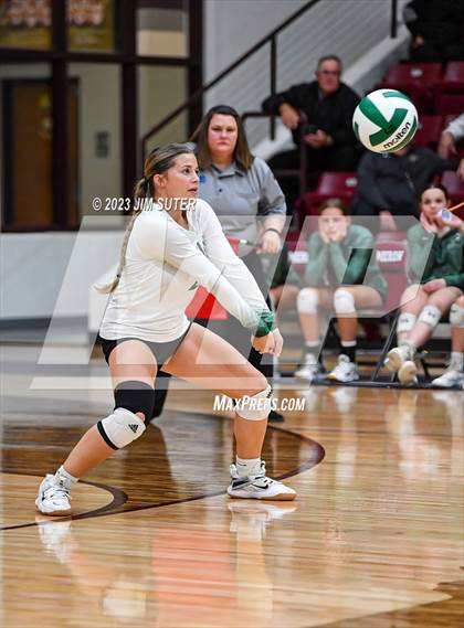 Thumbnail 3 in Franklin vs Little River Academy (UIL 3A Region III Bi-District Playoff) photogallery.