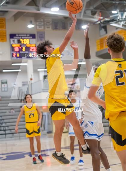 Thumbnail 3 in Curtis @ Mission Bay(Torrey Pines Holiday Classic) photogallery.