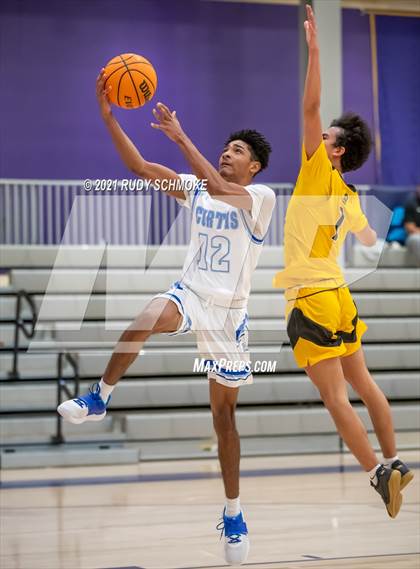 Thumbnail 3 in Curtis @ Mission Bay(Torrey Pines Holiday Classic) photogallery.