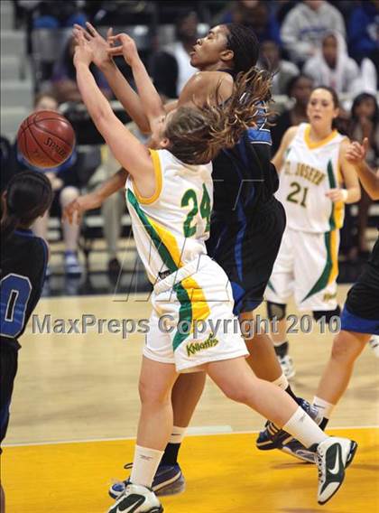 Thumbnail 3 in St. Joseph vs. Windward (CIF SS D4A Final) photogallery.
