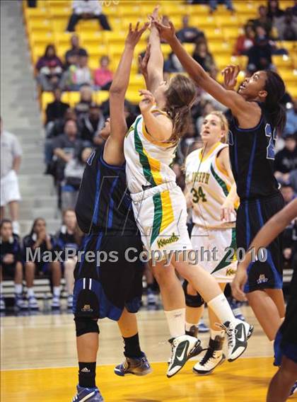Thumbnail 3 in St. Joseph vs. Windward (CIF SS D4A Final) photogallery.