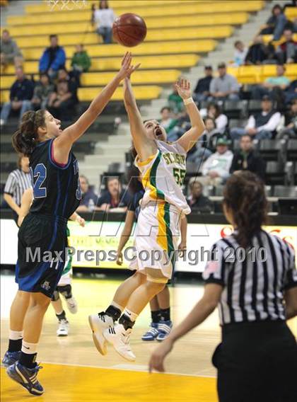 Thumbnail 2 in St. Joseph vs. Windward (CIF SS D4A Final) photogallery.