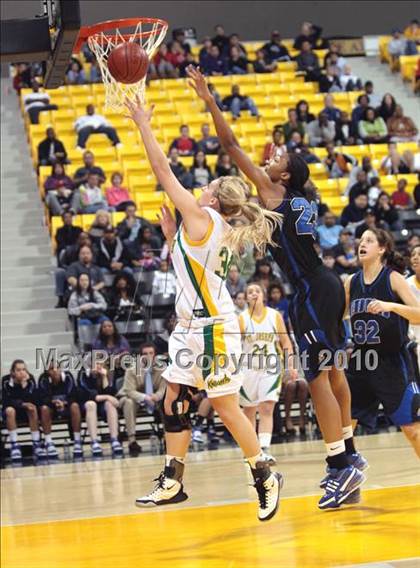 Thumbnail 2 in St. Joseph vs. Windward (CIF SS D4A Final) photogallery.