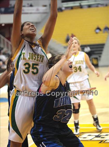 Thumbnail 3 in St. Joseph vs. Windward (CIF SS D4A Final) photogallery.