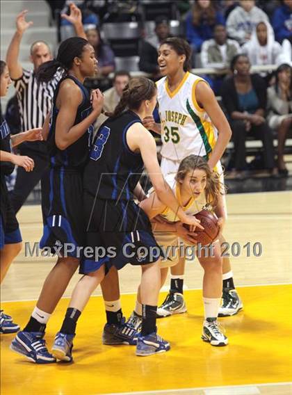 Thumbnail 2 in St. Joseph vs. Windward (CIF SS D4A Final) photogallery.
