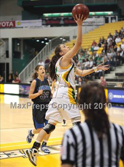 Thumbnail 1 in St. Joseph vs. Windward (CIF SS D4A Final) photogallery.