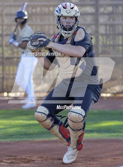 Thumbnail 3 in Willow Canyon vs. Yuma Catholic photogallery.