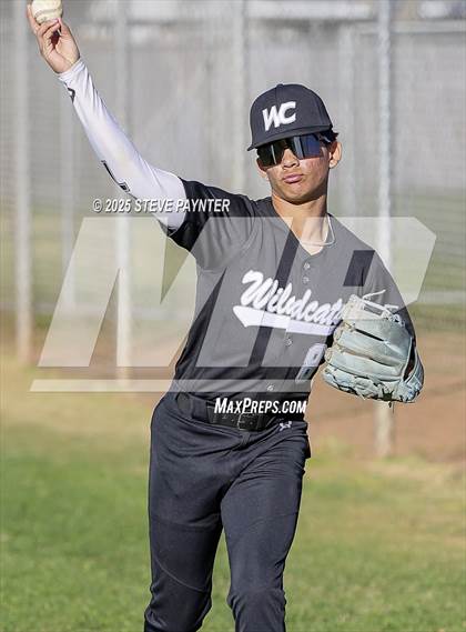 Thumbnail 2 in Willow Canyon vs. Yuma Catholic photogallery.