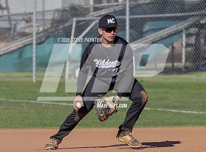 Thumbnail 1 in Willow Canyon vs. Yuma Catholic photogallery.