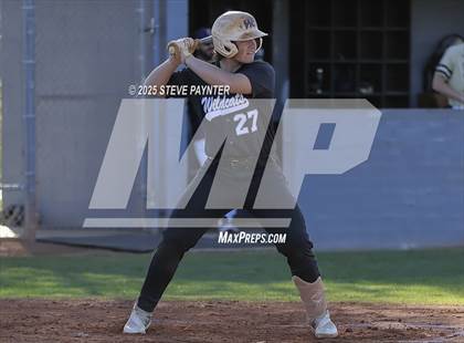 Thumbnail 2 in Willow Canyon vs. Yuma Catholic photogallery.