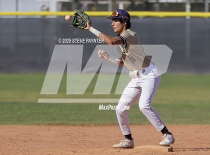 Thumbnail 1 in Willow Canyon vs. Yuma Catholic photogallery.
