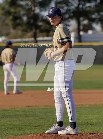 Thumbnail 2 in Willow Canyon vs. Yuma Catholic photogallery.