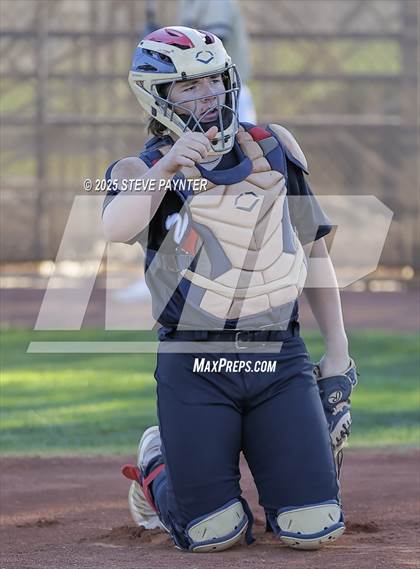 Thumbnail 1 in Willow Canyon vs. Yuma Catholic photogallery.