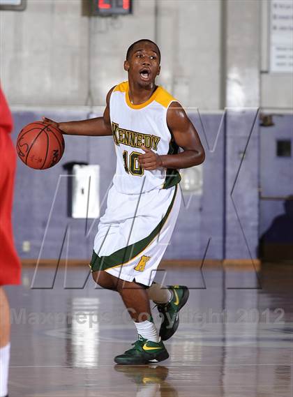 Thumbnail 2 in Chico vs. Kennedy (St. Hope Elite Hoops Classic) photogallery.