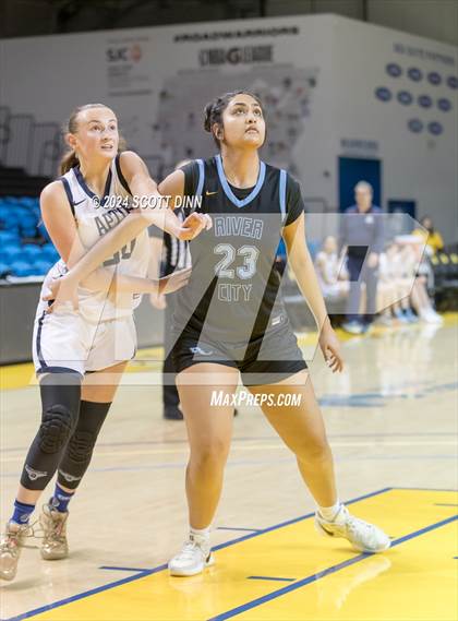 Thumbnail 3 in Aptos vs River City (Santa Cruz Warriors NorCal Invitational) photogallery.