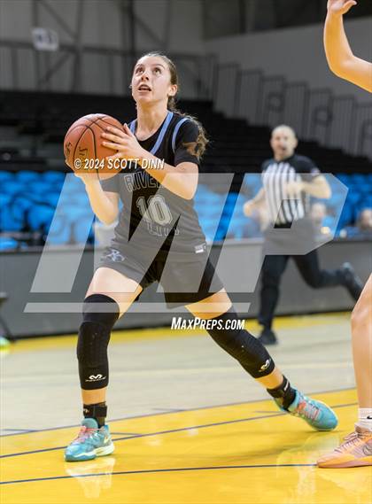 Thumbnail 3 in Aptos vs River City (Santa Cruz Warriors NorCal Invitational) photogallery.
