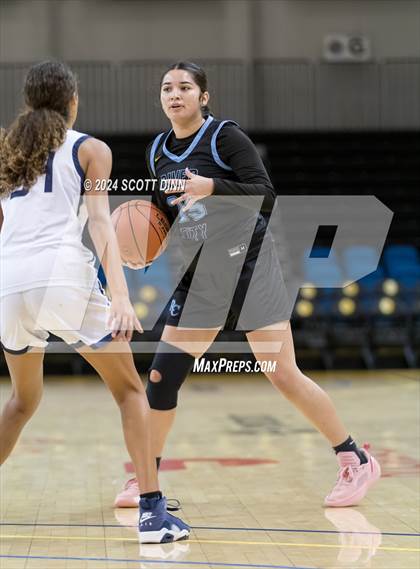 Thumbnail 2 in Aptos vs River City (Santa Cruz Warriors NorCal Invitational) photogallery.