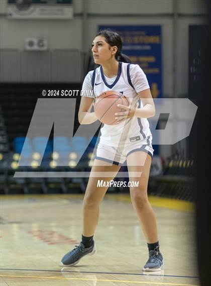 Thumbnail 1 in Aptos vs River City (Santa Cruz Warriors NorCal Invitational) photogallery.