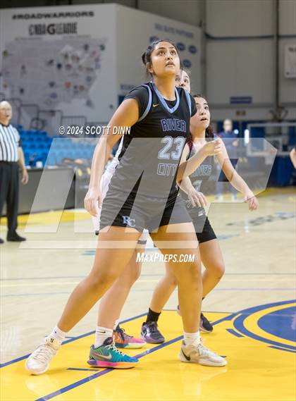 Thumbnail 2 in Aptos vs River City (Santa Cruz Warriors NorCal Invitational) photogallery.