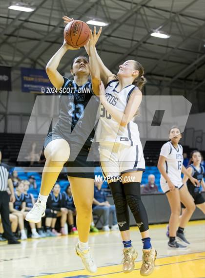 Thumbnail 2 in Aptos vs River City (Santa Cruz Warriors NorCal Invitational) photogallery.