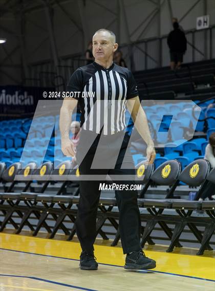Thumbnail 2 in Aptos vs River City (Santa Cruz Warriors NorCal Invitational) photogallery.